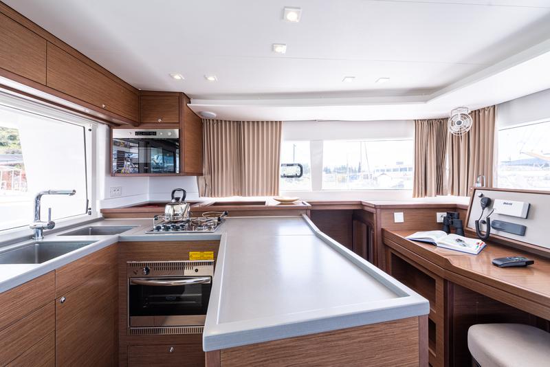 Book yachts online - catamaran - Lagoon 450 F - Wander - A/C- GEN &amp; WATERMAKER - rent