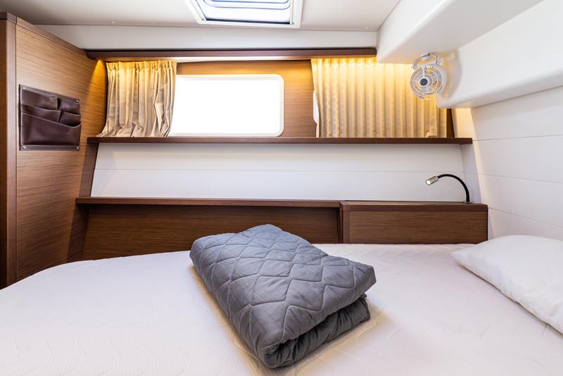 Book yachts online - catamaran - Lagoon 450 F - Wander - A/C- GEN &amp; WATERMAKER - rent