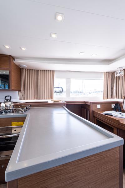 Book yachts online - catamaran - Lagoon 450 F - Wander - A/C- GEN &amp; WATERMAKER - rent