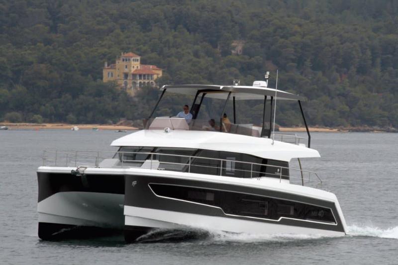 Book yachts online - powercatamaran - MY40 - Beluga - rent