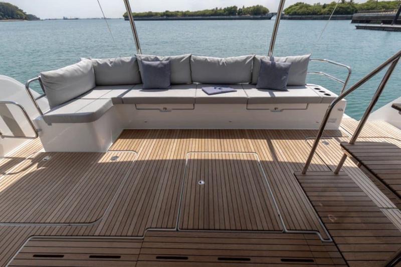 Book yachts online - powercatamaran - MY40 - Beluga - rent