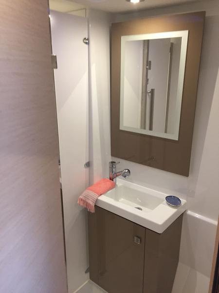 Book yachts online - catamaran - Astréa 42 - Reina - rent