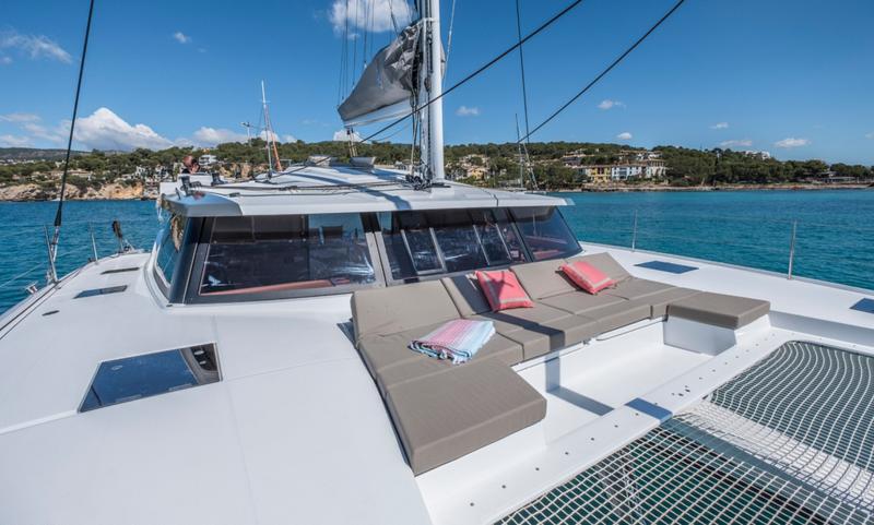 Book yachts online - catamaran - Astréa 42 - Reina - rent