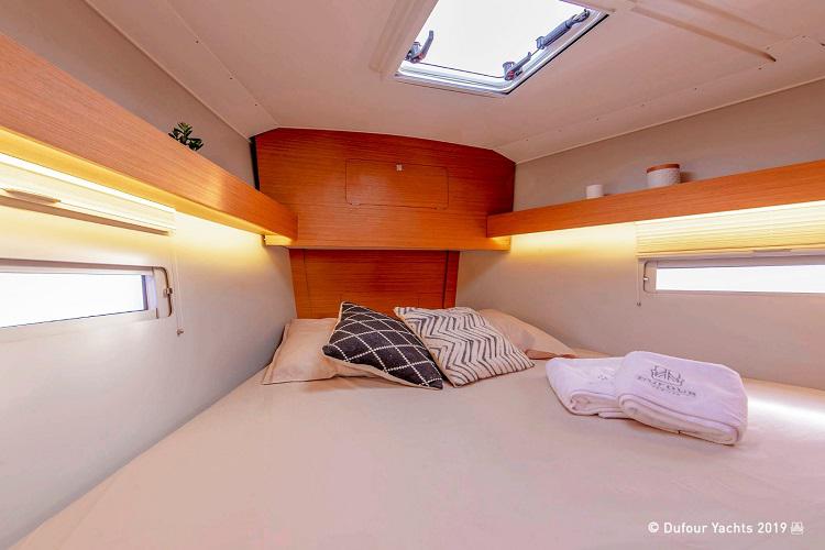 Book yachts online - sailboat - Dufour 390 - Matilda - rent