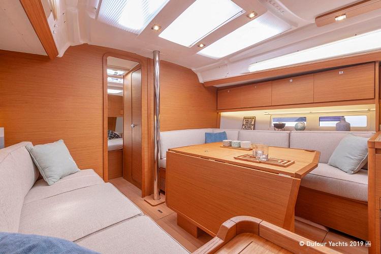 Book yachts online - sailboat - Dufour 390 - Matilda - rent