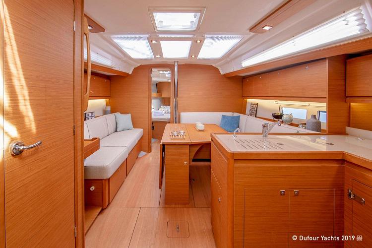 Book yachts online - sailboat - Dufour 390 - La Luz - rent