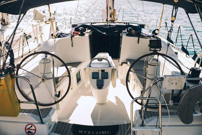 Book yachts online - sailboat - Sun Odyssey 42 i - Mila - rent