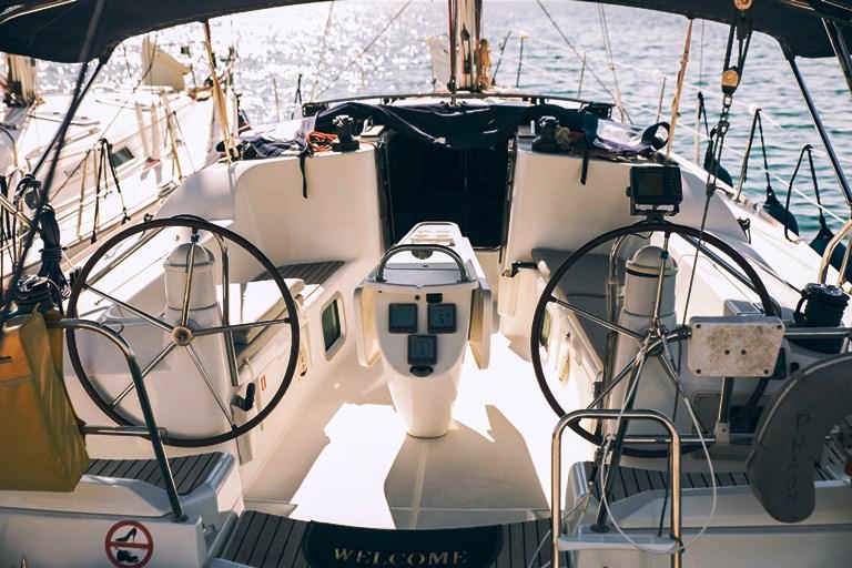 Book yachts online - sailboat - Sun Odyssey 42 i - Mila - rent