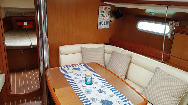 Book yachts online - sailboat - Sun Odyssey 42 i - Mila - rent