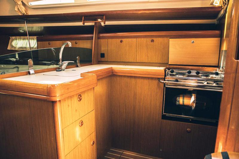 Book yachts online - sailboat - Sun Odyssey 42 i - Mila - rent