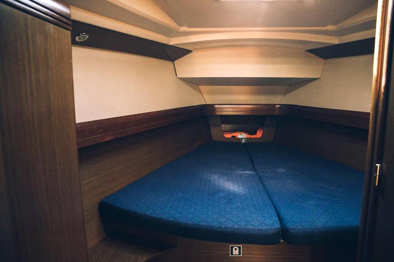 Book yachts online - sailboat - Sun Odyssey 42 i - Mila - rent