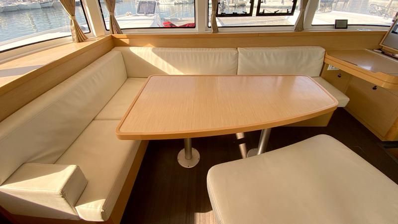 Book yachts online - catamaran - Lagoon 42 - Mona Lisa II - rent