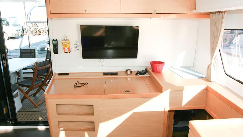 Book yachts online - catamaran - Lagoon 42 - Mona Lisa II - rent