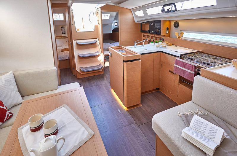 Book yachts online - sailboat - Sun Odyssey 410 - no name (A/C, GENERATOR,BOW TH) - rent