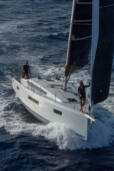 Book yachts online - sailboat - Sun Odyssey 410 - no name (A/C, GENERATOR,BOW TH) - rent