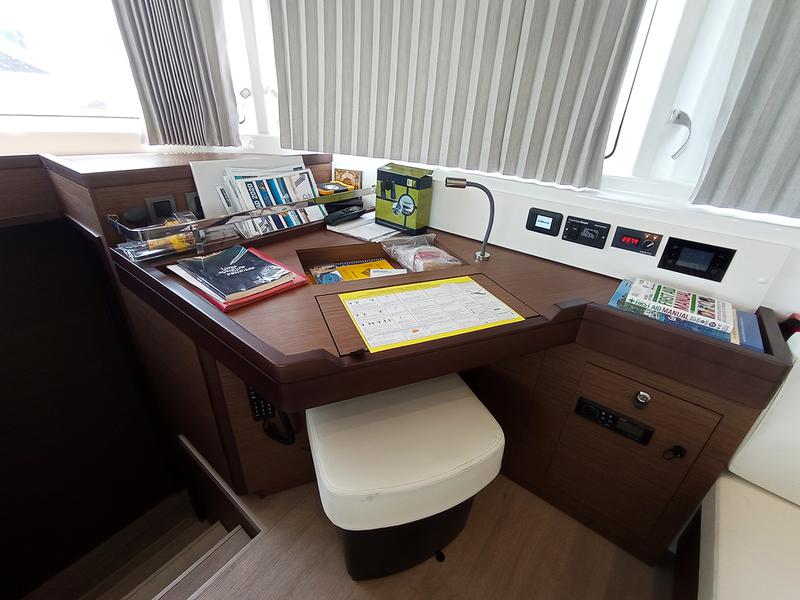 Book yachts online - catamaran - Lagoon 46 - GALAXY (air condition, generator, water maker)    _Skippered Only_ - rent