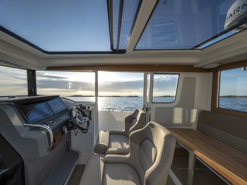 Book yachts online - motorboat - Nimbus Commuter 9 - STICH - rent