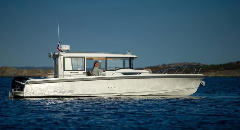 Book yachts online - motorboat - Nimbus Commuter 9 - STICH - rent