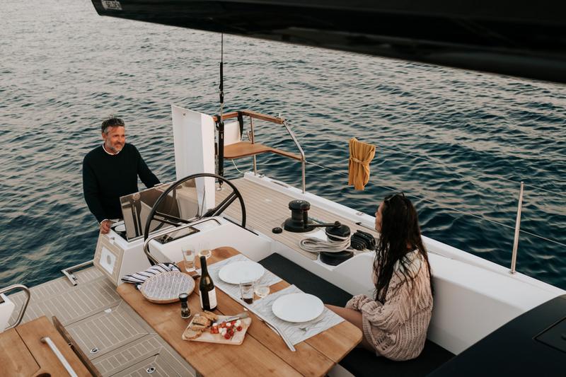 Book yachts online - sailboat - Elan GT6 - Elan GT 6 Porsche Design with AC and Generator - rent