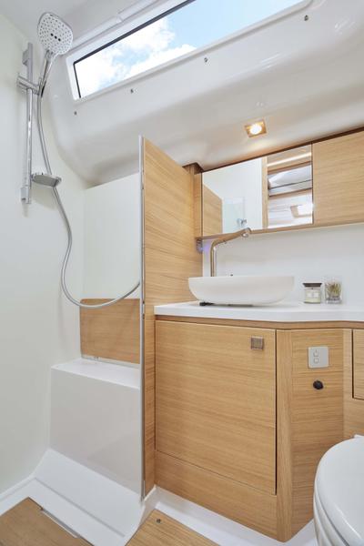 Book yachts online - sailboat - Elan GT6 - Elan GT 6 Porsche Design with AC and Generator - rent