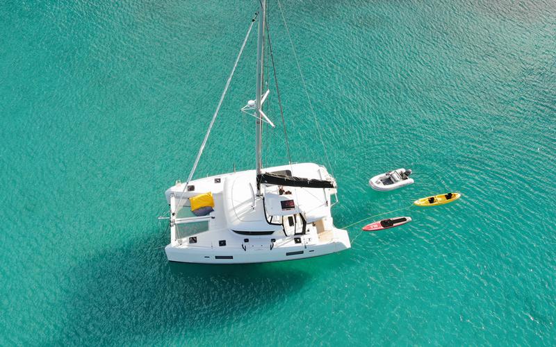 Book yachts online - catamaran - Lagoon 42 - HeyBlue - rent