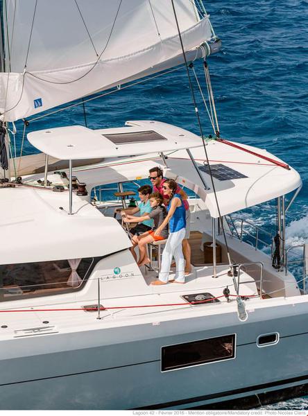 Book yachts online - catamaran - Lagoon 42 - HeyBlue - rent