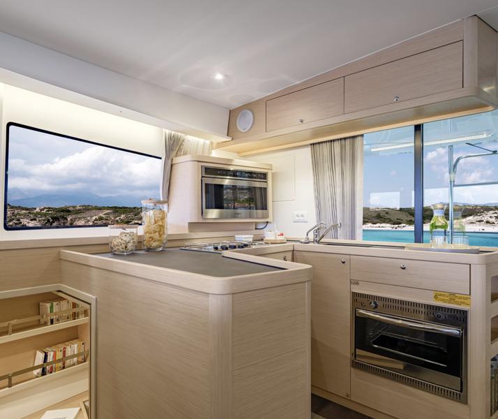 Book yachts online - catamaran - Lagoon 42 - HeyBlue - rent