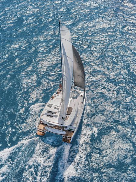 Book yachts online - catamaran - Lagoon 42 - HeyBlue - rent