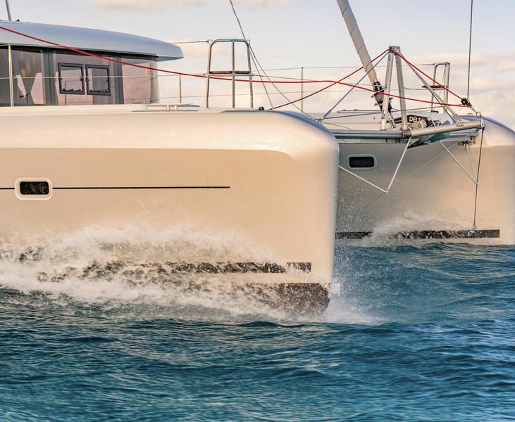 Book yachts online - catamaran - Lagoon 42 - HeyBlue - rent