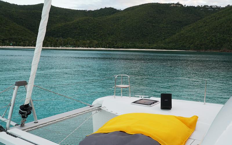 Book yachts online - catamaran - Lagoon 42 - HeyBlue - rent