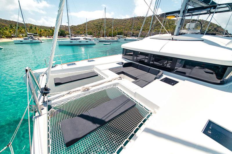 Book yachts online - catamaran - Lagoon 52F - AKANA - rent