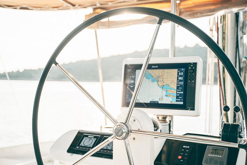 Book yachts online - catamaran - Lagoon 52F - AKANA - rent