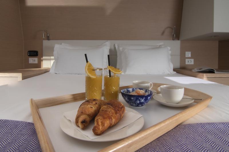 Book yachts online - catamaran - Lagoon 560 - Cool Change - rent