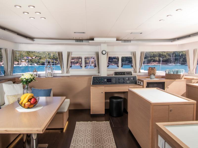 Book yachts online - catamaran - Lagoon 560 - Cool Change - rent