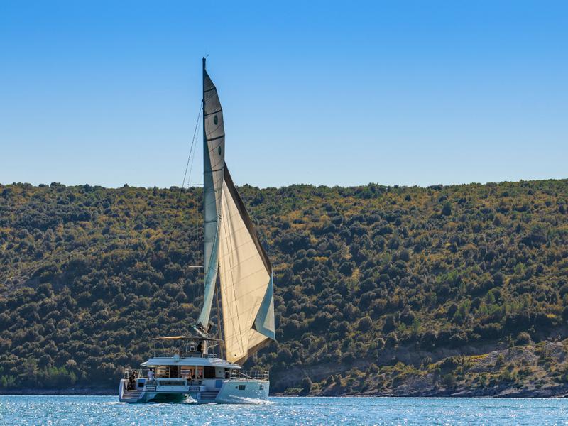 Book yachts online - catamaran - Lagoon 560 - Cool Change - rent