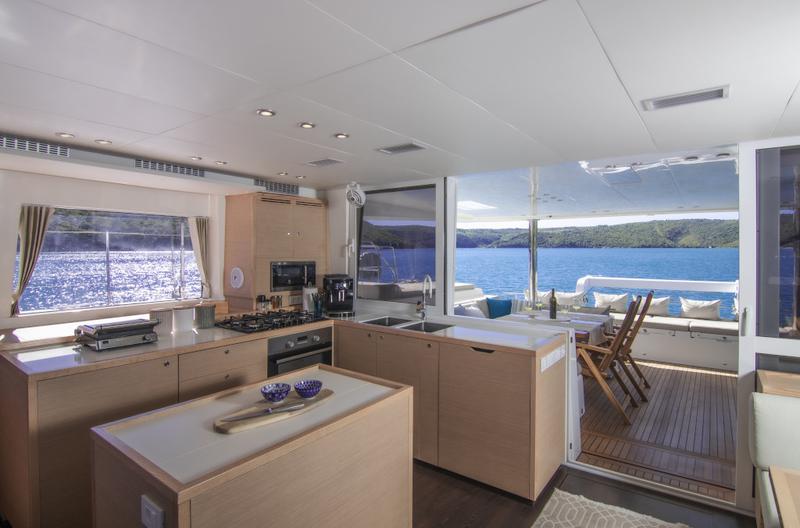 Book yachts online - catamaran - Lagoon 560 - Cool Change - rent