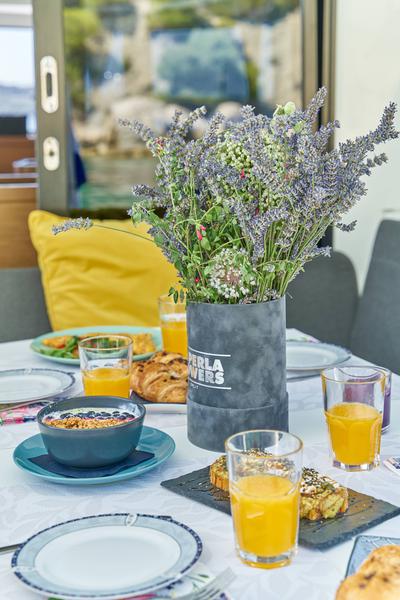 Book yachts online - catamaran - Lagoon 42 - AURA Luxury Crewed [AC saloon+cabins, Icemaker, Sea Scooter, Dinghy 20 HP] - rent