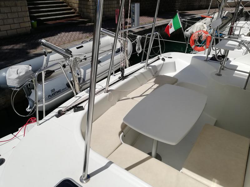 Book yachts online - catamaran - Lagoon 380 - Dattilo - rent