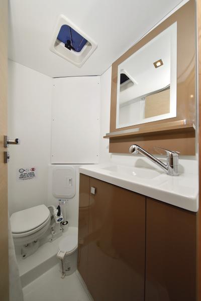 Book yachts online - catamaran - Lucia 40 - Floreanne - rent