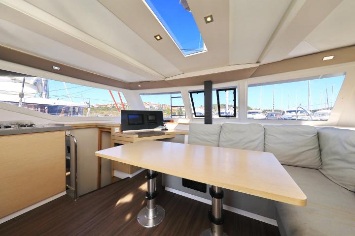 Book yachts online - catamaran - Lucia 40 - Floreanne - rent
