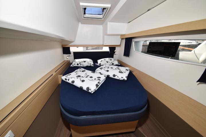 Book yachts online - catamaran - Lucia 40 - Floreanne - rent