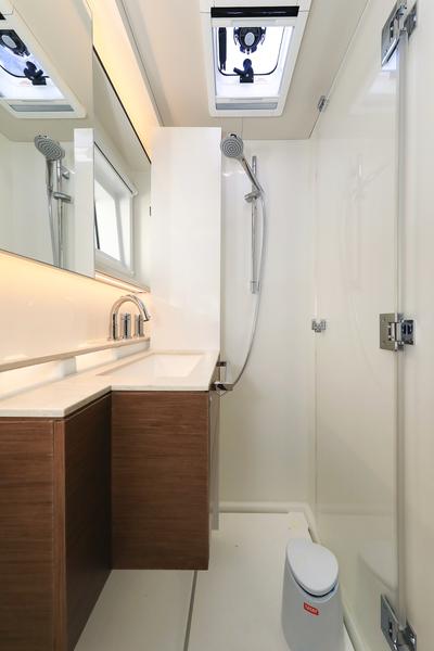 Book yachts online - catamaran - Lagoon 50 - LUX CAT Air Condition Generator Watermaker - rent