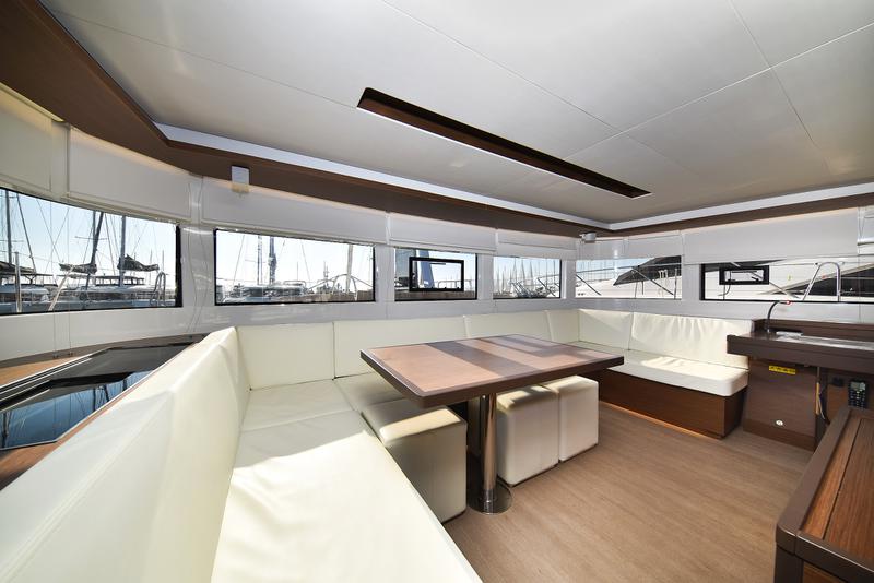 Book yachts online - catamaran - Lagoon 50 - LUX CAT Air Condition Generator Watermaker - rent