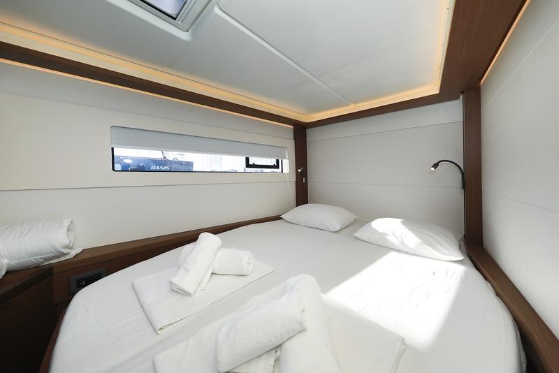 Book yachts online - catamaran - Lagoon 46 - MIDLIFE CRISIS Air Condition Generator Watermaker - rent