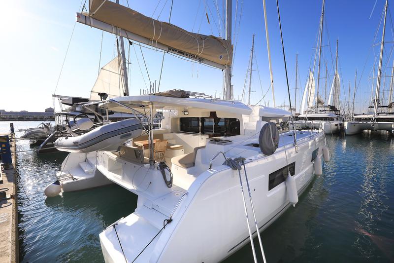 Book yachts online - catamaran - Lagoon 46 - MIDLIFE CRISIS Air Condition Generator Watermaker - rent