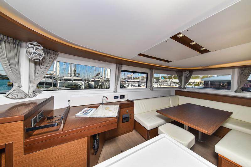 Book yachts online - catamaran - Lagoon 46 - MIDLIFE CRISIS Air Condition Generator Watermaker - rent