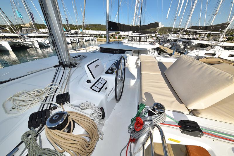 Book yachts online - catamaran - Lagoon 46 - MIDLIFE CRISIS Air Condition Generator Watermaker - rent