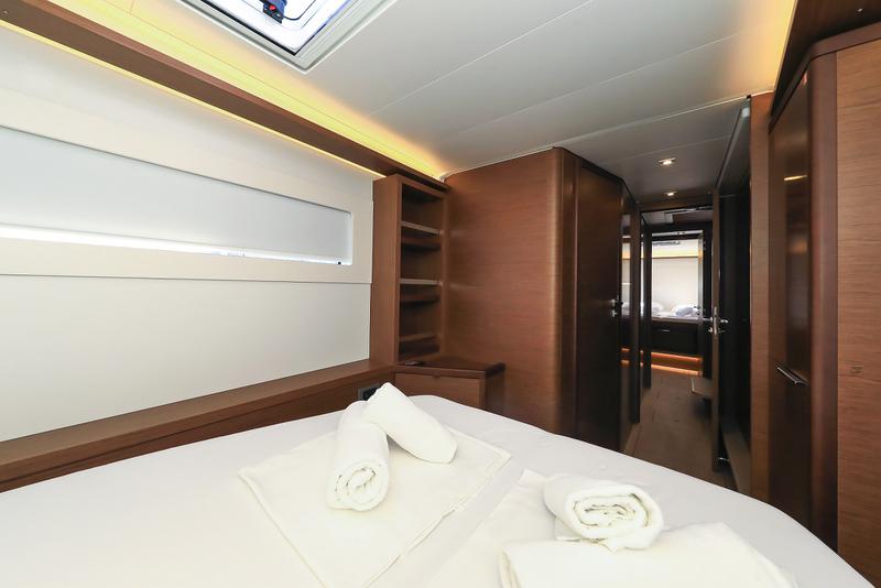 Book yachts online - catamaran - Lagoon 46 - MIDLIFE CRISIS Air Condition Generator Watermaker - rent