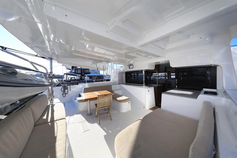 Book yachts online - catamaran - Lagoon 46 - MIDLIFE CRISIS Air Condition Generator Watermaker - rent