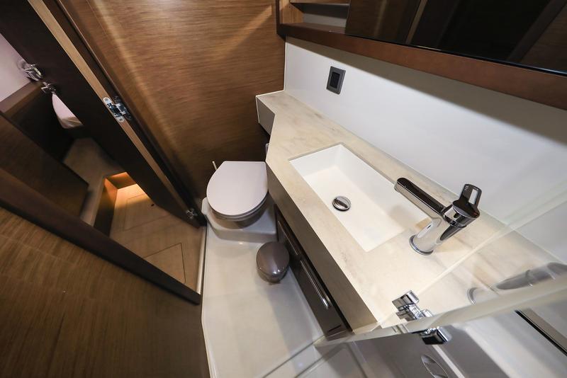 Book yachts online - catamaran - Lagoon 46 - MIDLIFE CRISIS Air Condition Generator Watermaker - rent